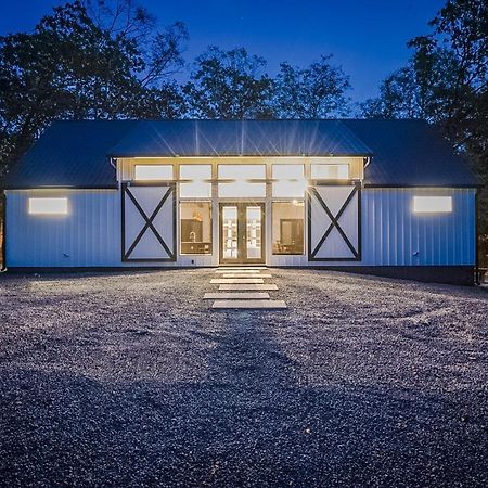 "The Barndo" 4Br Luxury Cabin, Hot Tub, Fire Pit, Bunks, Arcades, Playhouse! 布罗肯鲍 外观 照片