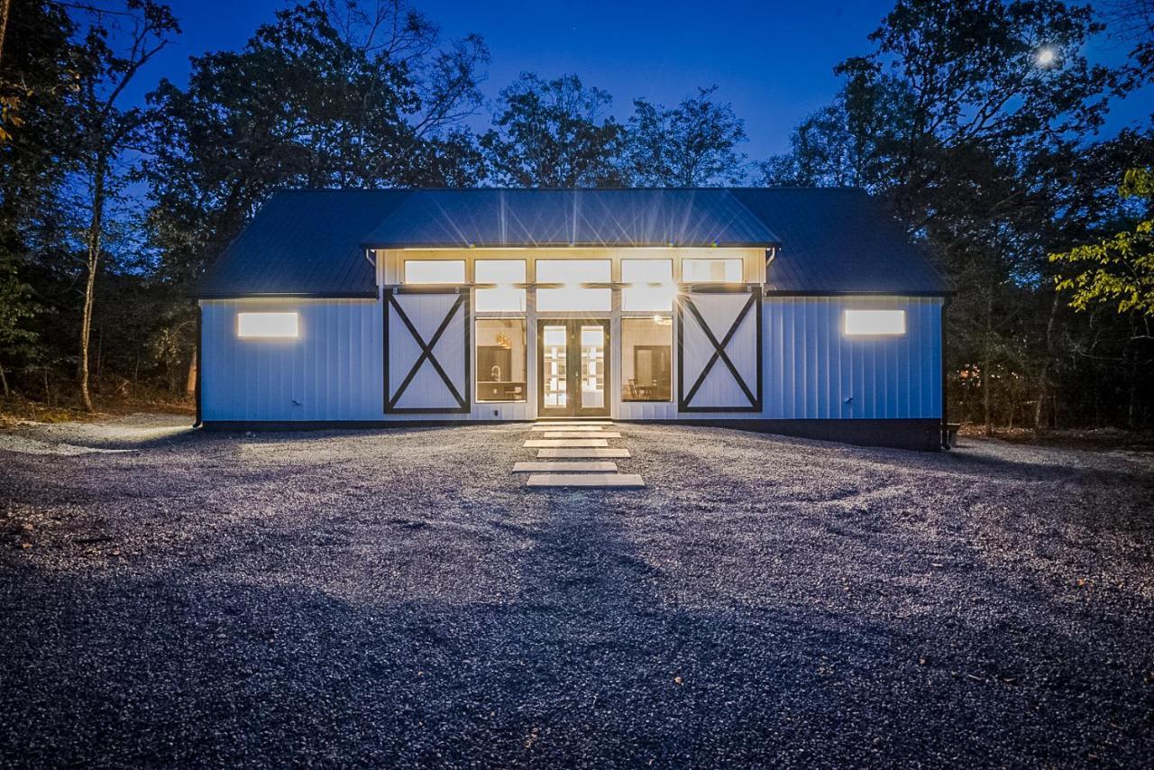 "The Barndo" 4Br Luxury Cabin, Hot Tub, Fire Pit, Bunks, Arcades, Playhouse! 布罗肯鲍 外观 照片