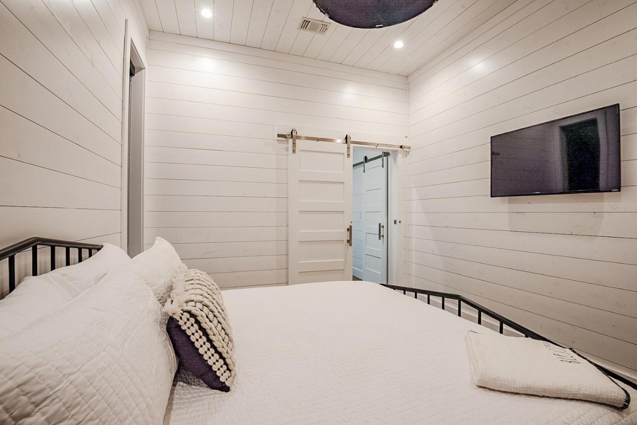 "The Barndo" 4Br Luxury Cabin, Hot Tub, Fire Pit, Bunks, Arcades, Playhouse! 布罗肯鲍 外观 照片