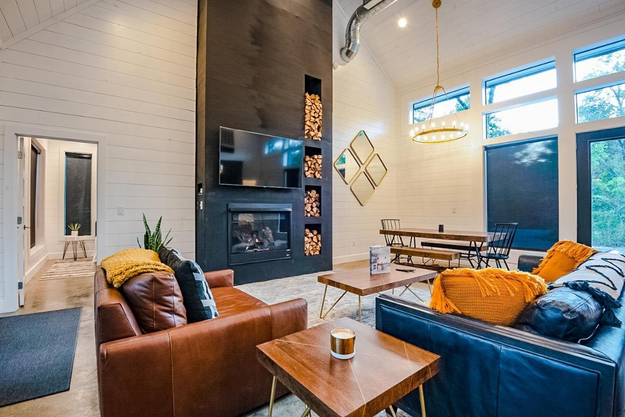 "The Barndo" 4Br Luxury Cabin, Hot Tub, Fire Pit, Bunks, Arcades, Playhouse! 布罗肯鲍 外观 照片
