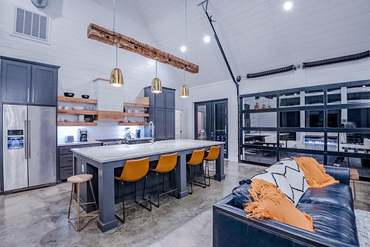 "The Barndo" 4Br Luxury Cabin, Hot Tub, Fire Pit, Bunks, Arcades, Playhouse! 布罗肯鲍 外观 照片