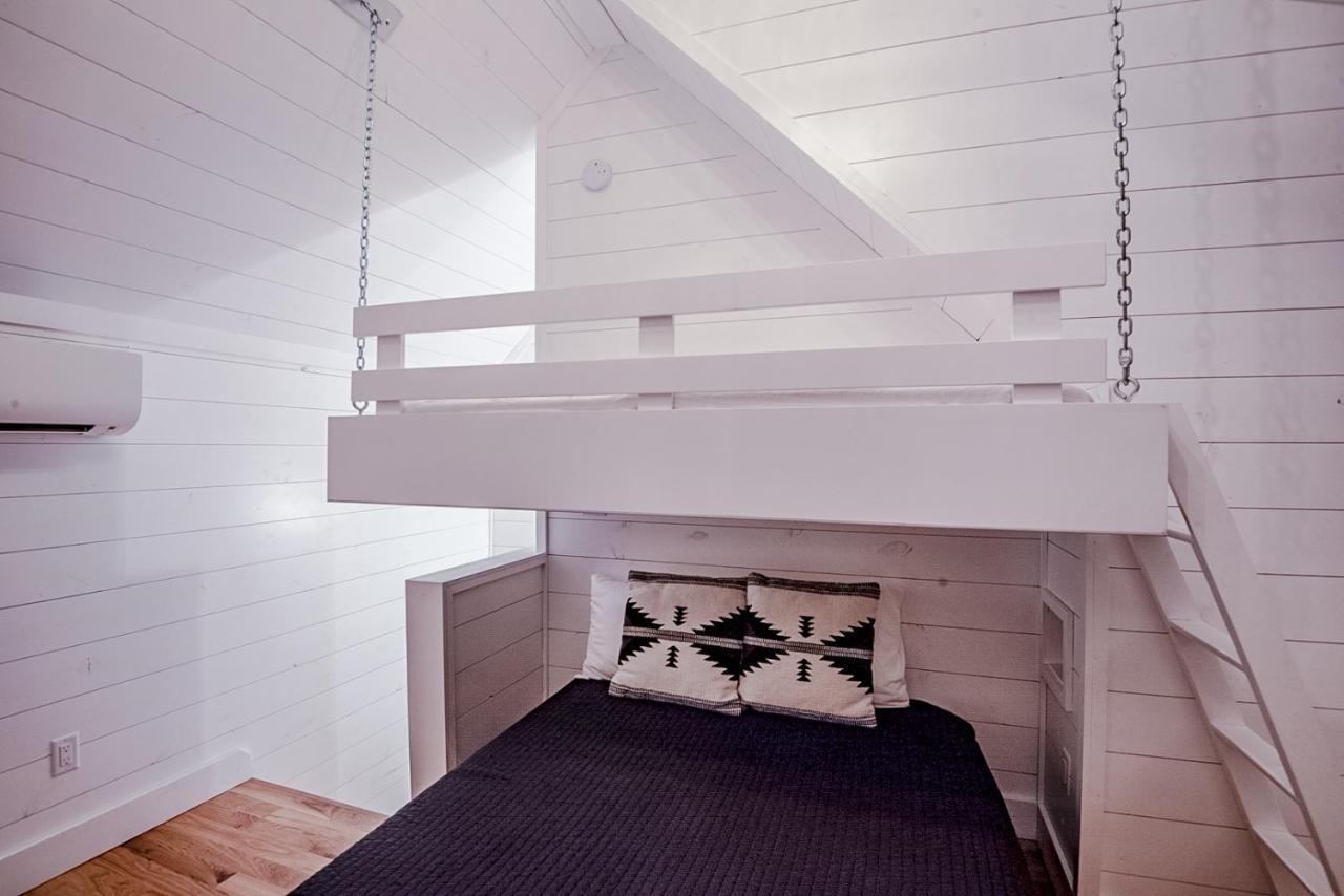 "The Barndo" 4Br Luxury Cabin, Hot Tub, Fire Pit, Bunks, Arcades, Playhouse! 布罗肯鲍 外观 照片