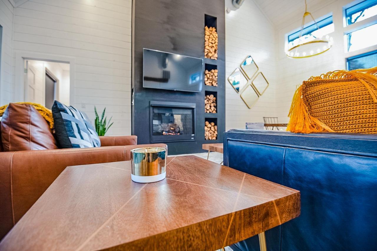 "The Barndo" 4Br Luxury Cabin, Hot Tub, Fire Pit, Bunks, Arcades, Playhouse! 布罗肯鲍 外观 照片